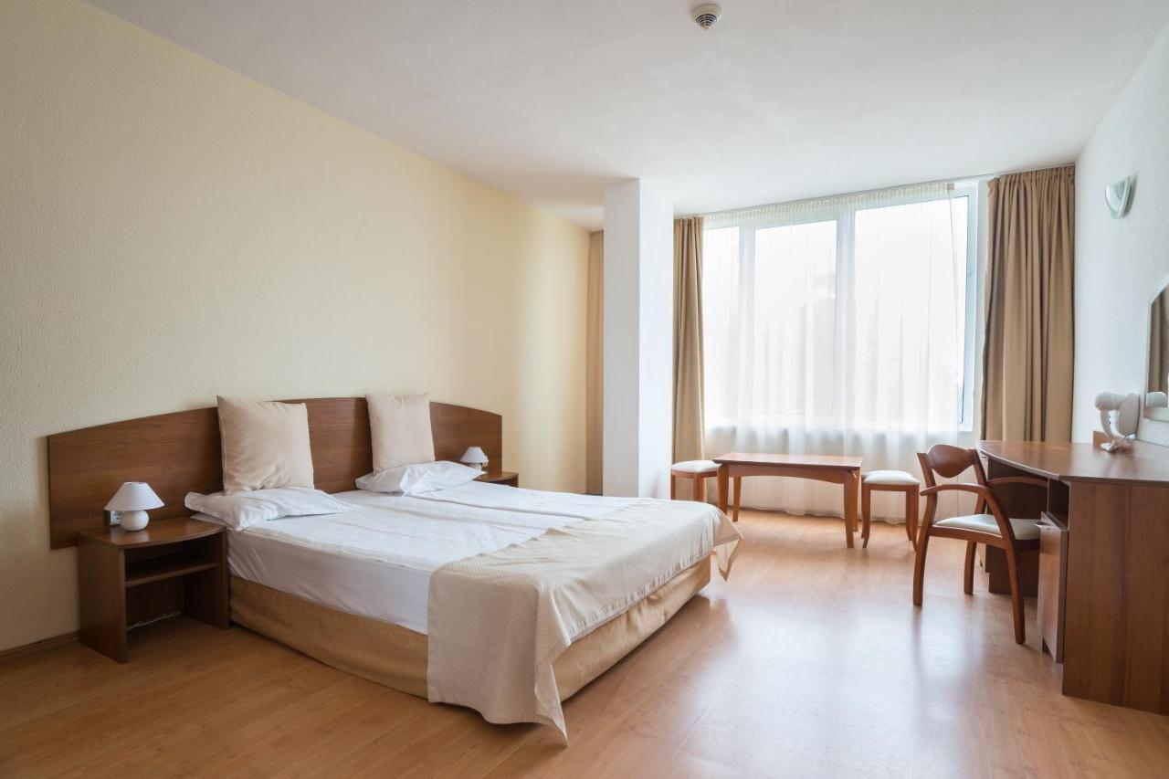 Perla Plaza Hotel Приморсько Екстер'єр фото