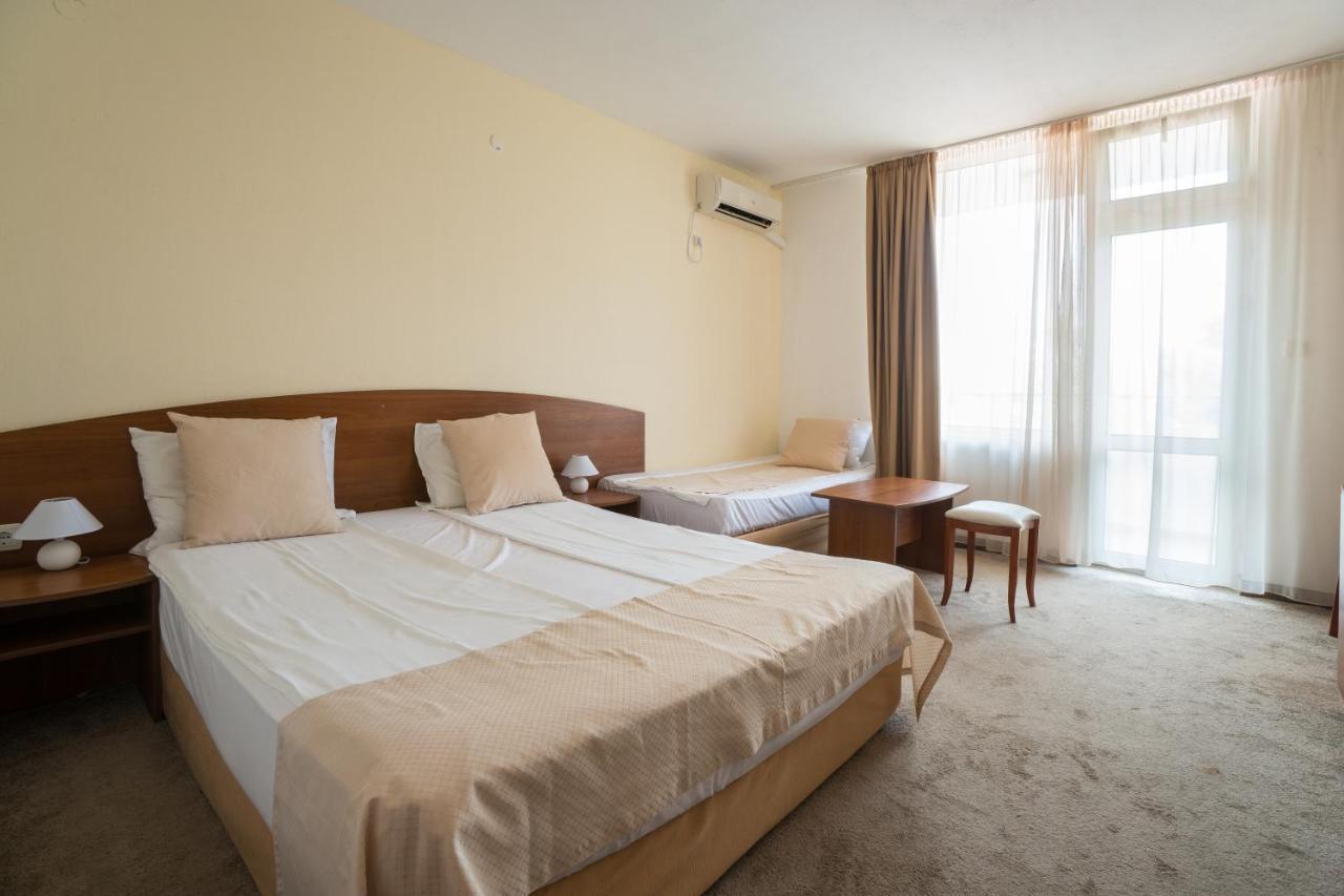 Perla Plaza Hotel Приморсько Екстер'єр фото