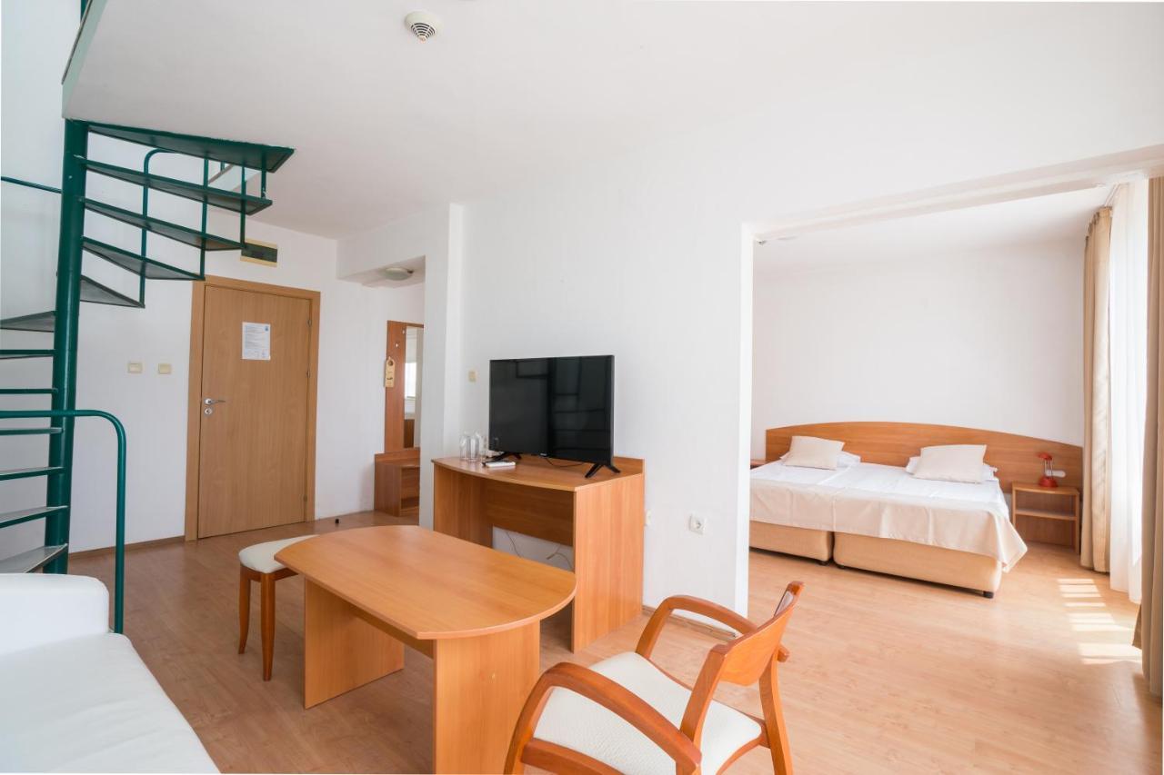 Perla Plaza Hotel Приморсько Екстер'єр фото