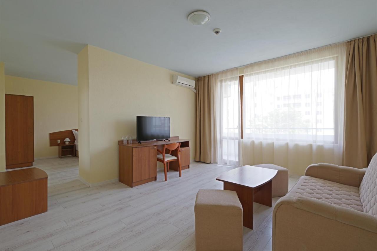 Perla Plaza Hotel Приморсько Екстер'єр фото
